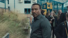 عکس قسمت 2 فصل 1 سریال نوجوانی