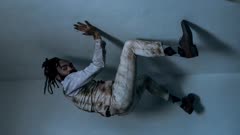 عکس قسمت 6 فصل 1 سریال شکارچی شیاطین