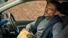 عکس قسمت 1 فصل 1 سریال ما صاحب این شهر هستیم