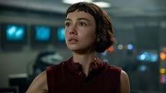 عکس قسمت 1 فصل 1 سریال بیگانه : زمین