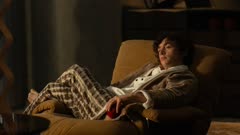 عکس قسمت 2 فصل 1 سریال بیگانه : زمین