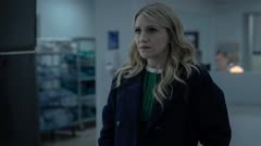 عکس قسمت 8 فصل 1 سریال صورتک خندان