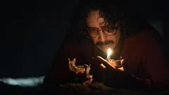 عکس قسمت 1 فصل 1 سریال شیطان پنهان: جان وین گیسی