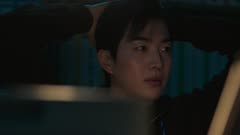 عکس قسمت 2 فصل 1 سریال شکارچی با تیغ جراحی