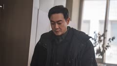 عکس قسمت 15 فصل 1 سریال شکارچی با تیغ جراحی