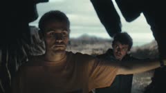 عکس قسمت 6 فصل 1 سریال بازماندگان