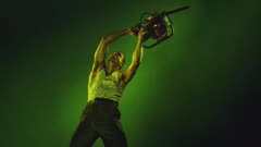 عکس قسمت 1 فصل 2 سریال هیولا : داستان اد گین