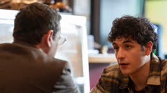 عکس قسمت 3 فصل 1 سریال شرکت صندلی سازی