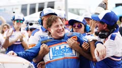 عکس قسمت 1 فصل 1 سریال دووم پاترول