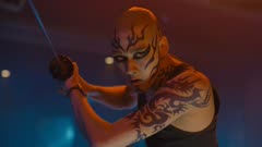 عکس قسمت 7 فصل 1 سریال آلیس در سرزمین مرزی