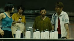 عکس قسمت 4 فصل 1 سریال آلیس در سرزمین مرزی