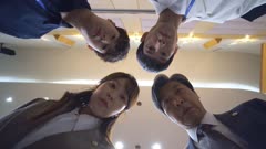 عکس قسمت 8 فصل 1 سریال ورود به حلقه