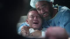 عکس قسمت 5 فصل 1 سریال نه غریبه کامل