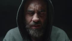 عکس قسمت 4 فصل 1 سریال نه غریبه کامل