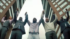 عکس قسمت 4 فصل 1 سریال وقتی آنها ما را می بینند