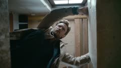 عکس قسمت 2 فصل 1 سریال مرد بلوطی