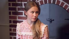 عکس قسمت 3 فصل 1 سریال چیزهای تیز