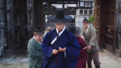 عکس قسمت 6 فصل 1 سریال بازرس مخفی سلطنتی جوی