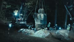 عکس قسمت 1 فصل 1 سریال هیولا سرشت