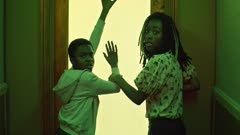 عکس قسمت 9 فصل 1 سریال مرد شنی