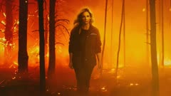 عکس قسمت 2 فصل 1 سریال دسته‌ گرگ‌ها