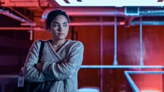 عکس قسمت 2 فصل 1 سریال مشاور