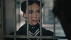 عکس قسمت 1 فصل 1 سریال قانون از نظر لیدیا پوئت