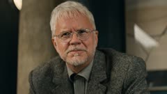 عکس قسمت 3 فصل 1 سریال سیلو