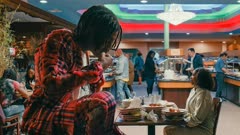 عکس قسمت 3 فصل 1 سریال من یک شهریوری ام