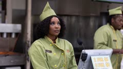 عکس قسمت 2 فصل 1 سریال من یک شهریوری ام