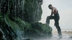 عکس قسمت 2 فصل 1 سریال پادشاه زمستان