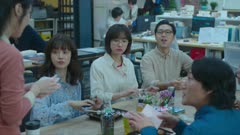 عکس قسمت 1 فصل 1 سریال گلیچ