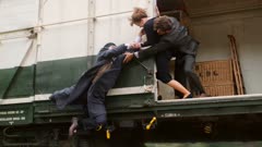 عکس قسمت 5 فصل 1 سریال یک مسئله خصوصی