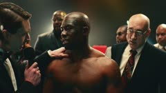 عکس قسمت 8 فصل 1 سریال مایک