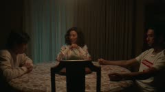 عکس قسمت 5 فصل 1 سریال برادران سان