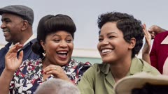 عکس قسمت 7 فصل 1 سریال لیگ خودشان