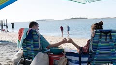 عکس قسمت 8 فصل 1 سریال دختری از پلین ویل