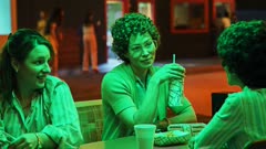 عکس قسمت 2 فصل 1 سریال کندی