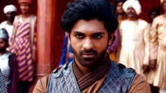 عکس قسمت 2 فصل 1 سریال تاج : تقسیم شده با خون