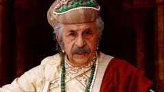 عکس قسمت 3 فصل 1 سریال تاج : تقسیم شده با خون