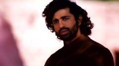 عکس قسمت 5 فصل 1 سریال تاج : تقسیم شده با خون