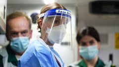 عکس قسمت 1 فصل 1 سریال نفسگیر