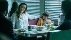 عکس قسمت 4 فصل 1 سریال از سوی