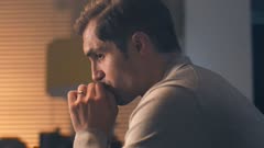 عکس قسمت 4 فصل 1 سریال ساعت شیطان