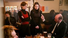 عکس قسمت 2 فصل 1 سریال حرفی نزن