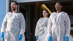 عکس قسمت 2 فصل 1 سریال چاله