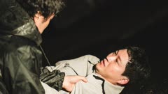 عکس قسمت 3 فصل 1 سریال فروشگاه لوازم روشنایی